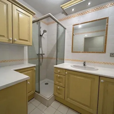 Appartement T2 A 50m De La Avec Balcon, Climatisation Et Parking - 5 Couchages - Fr-1-226-507 Sainte-Maxime