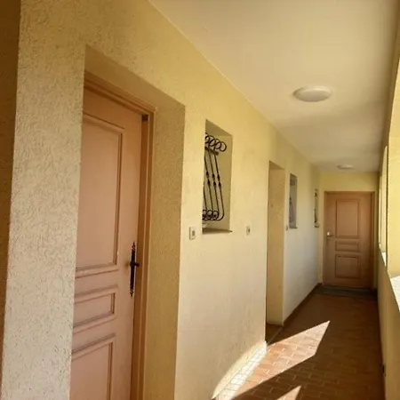Appartement T2 A 50m De La Avec Balcon, Climatisation Et Parking - 5 Couchages - Fr-1-226-507